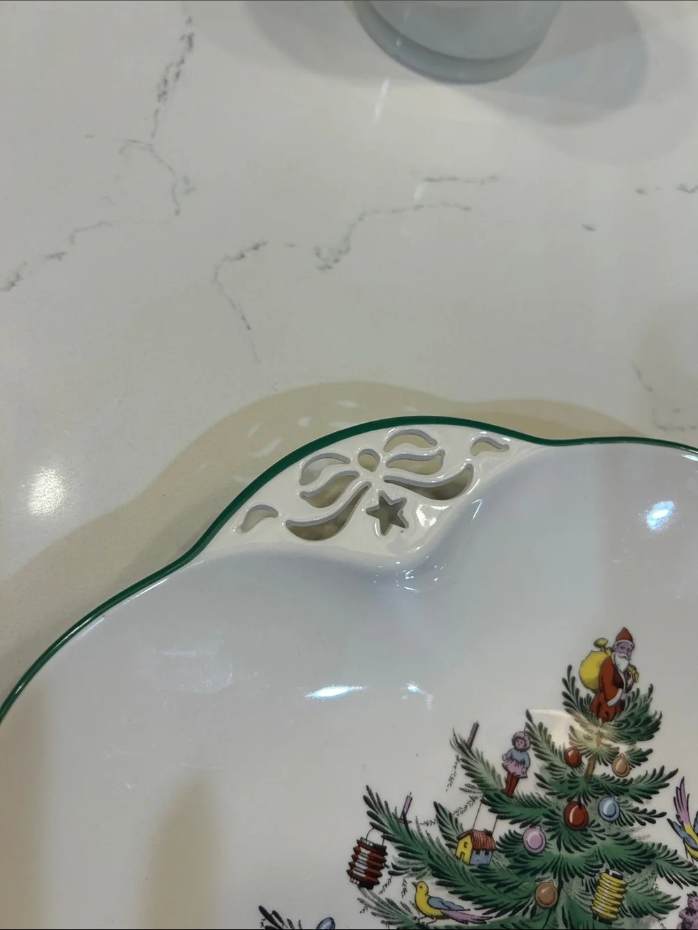 Spode 10 1/2” Large Round Scalloped Christmas Tree Serving Dish